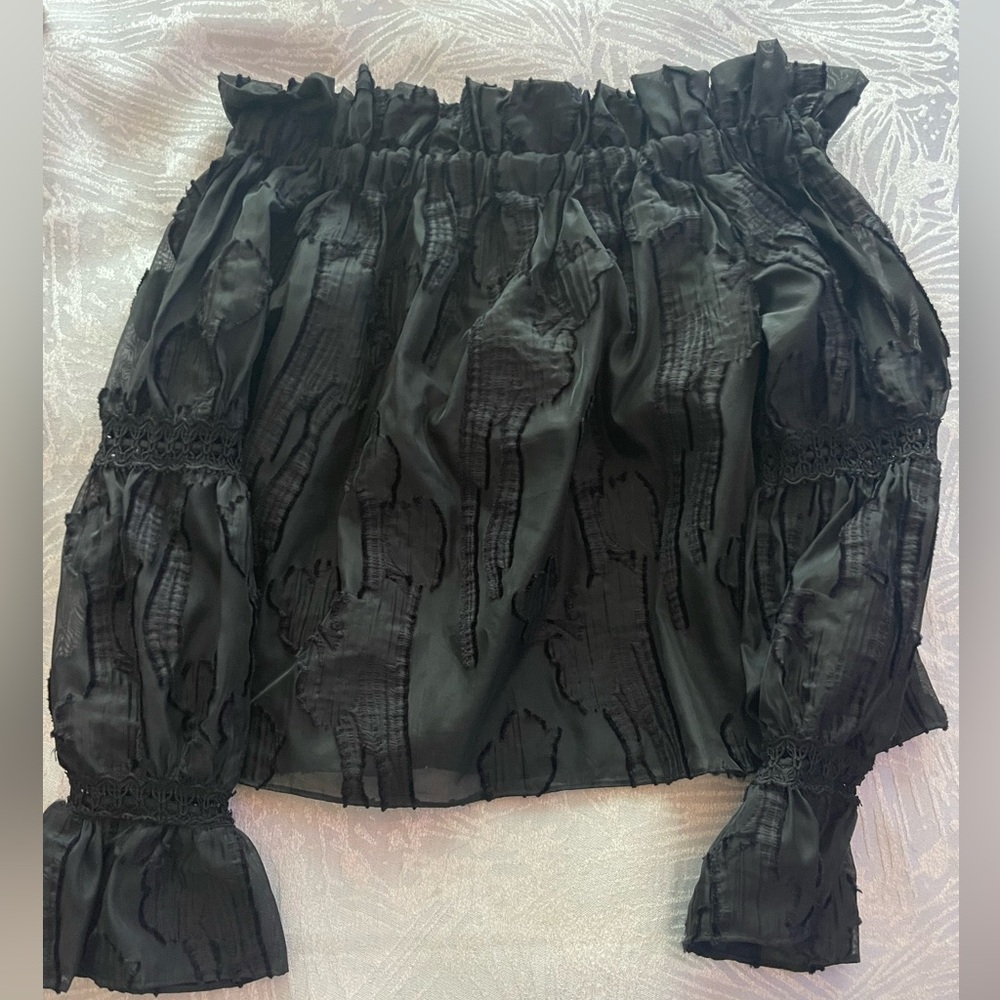 Alexis off shoulder shirt , color black